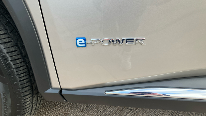 Nissan X-Trail 1.5 E-Power E-4orce 213 Tekna 5dr Auto Hybrid Station Wagon